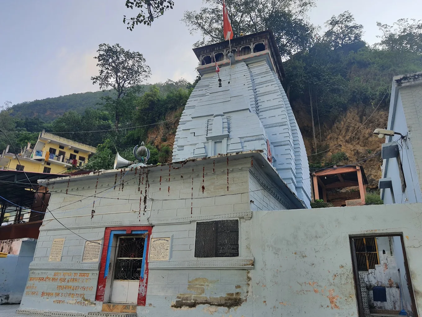 Sri Neelamega Perumal Temple , Thirukkandam (Raghunathji Temple, Devaprayag)