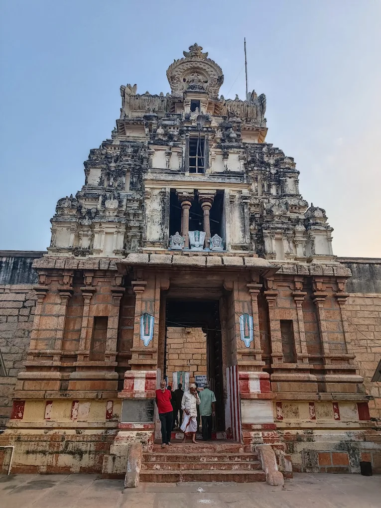 Sri Pundarikashan Perumal Temple , Thiruvellarai entrance and temple complex