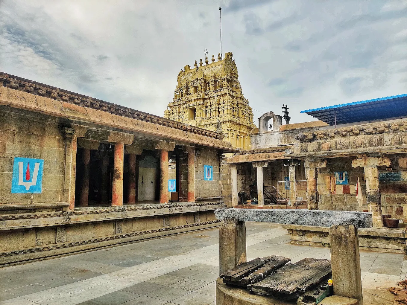 Sri Vijayaraghava Perumal Temple , Thiruputkuzhi (Kanchipuram) entrance and temple complex